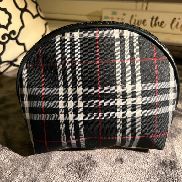 Burberry Nova Check Cosmetic Bag Bundle - great condition- no call-outs - Picture 10 of 14